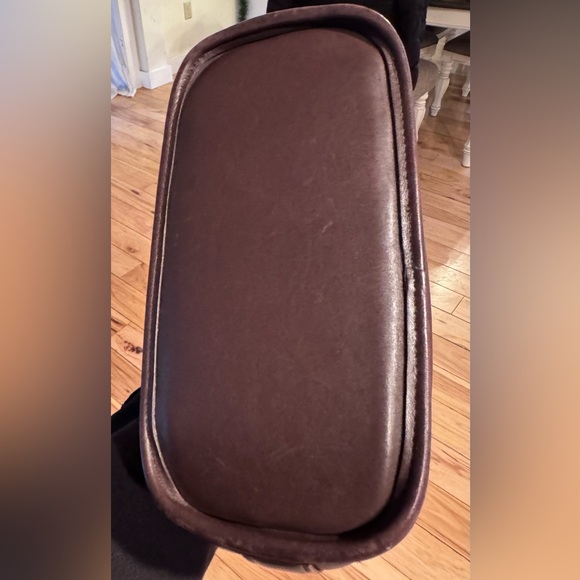 COACH purse! Vintage brown coach purse used in great condition. - Picture 5 of 11